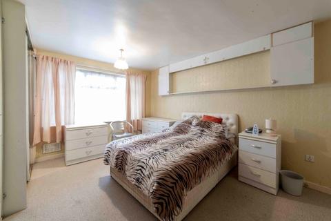 39 Clevedon Road, Chadderton, Oldham, OL9 0AH