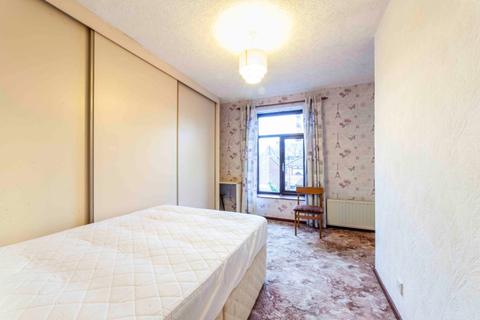 16 Dawson Street, Lees, Oldham, OL4 5AX