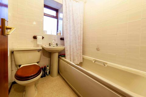16 Dawson Street, Lees, Oldham, OL4 5AX