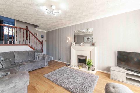 12 Den Hill Drive, Springhead, Oldham, OL4 4NR