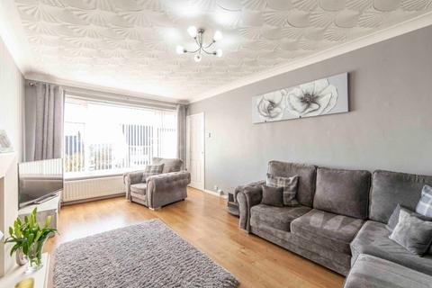12 Den Hill Drive, Springhead, Oldham, OL4 4NR
