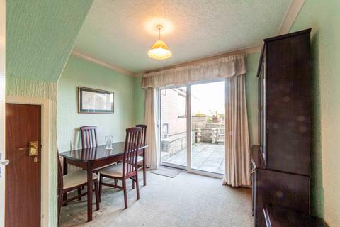 12 Den Hill Drive, Springhead, Oldham, OL4 4NR