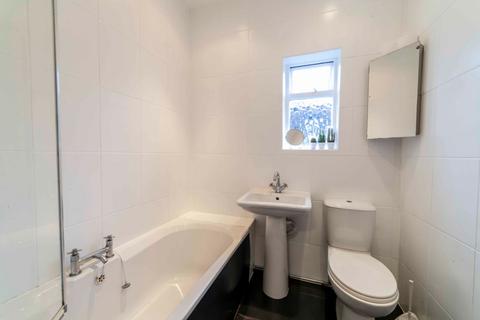 25 Taurus Street, Oldham, OL4 2BN