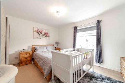 18 Thomas Street, Lees, Oldham, OL4 5BU