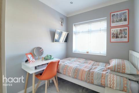 80 Goshawk Gardens, Hayes, UB4 8LB