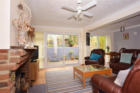 11 Fairview Drive, Higham, Rochester, ME3 7BG