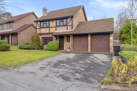 3 Alsford Close, Lightwater, GU18 5LF