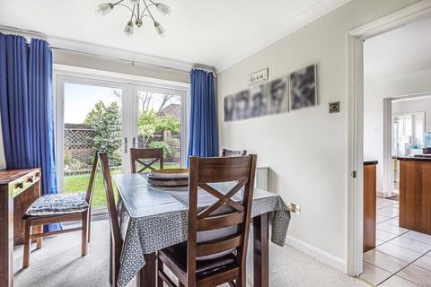3 Alsford Close, Lightwater, GU18 5LF