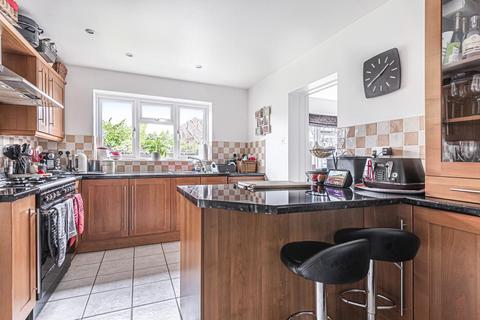 3 Alsford Close, Lightwater, GU18 5LF
