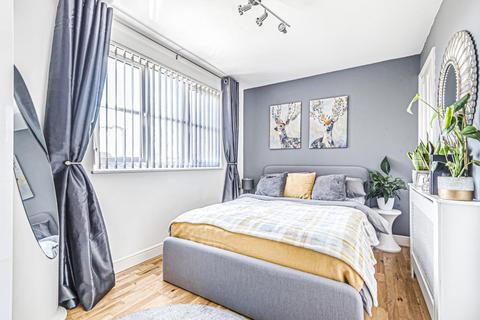 32 Frampton Close, Eastleaze, Swindon, SN5 7EN