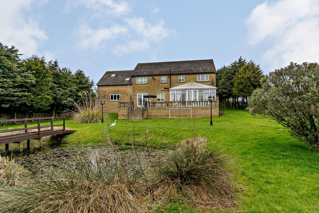 Moor Close Lane, Ambler Thorn, Queensbury 5 bed detached house £540,000