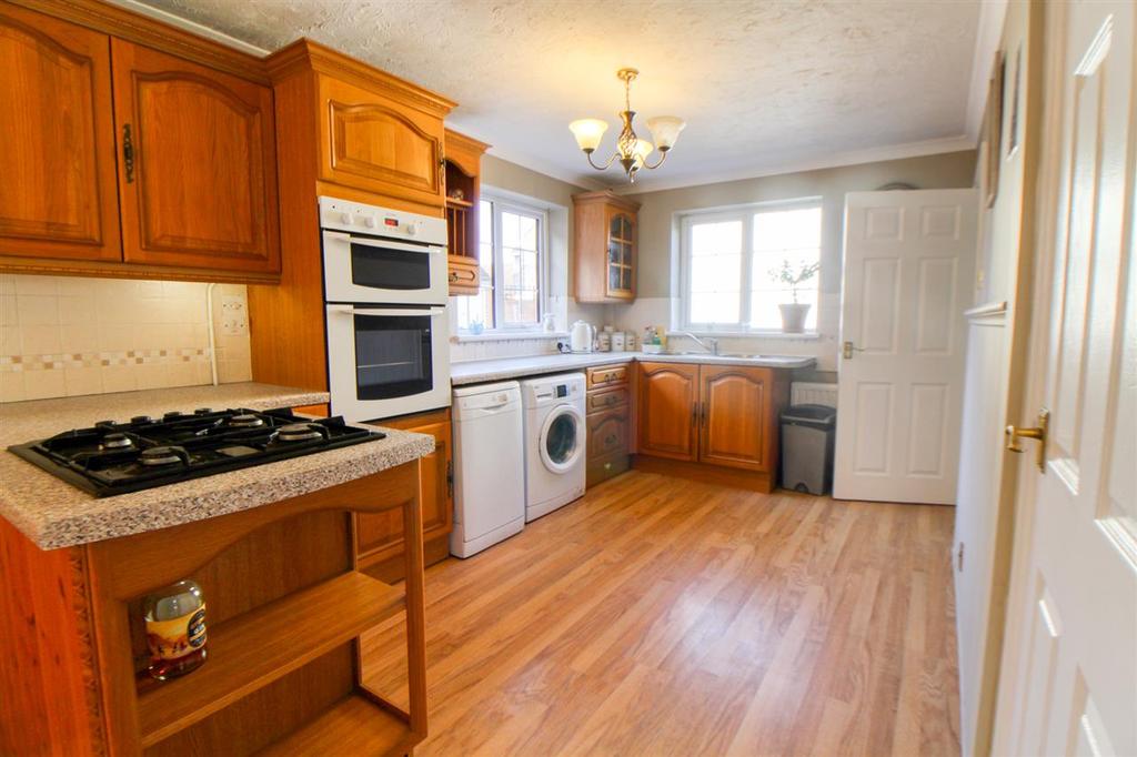 Bream Court, Parsons Heath, Colchester 4 bed detached house £375,000