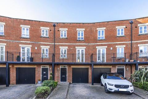 4 bedroom terraced house to rent, Newbury,  Berkshire,  RG14