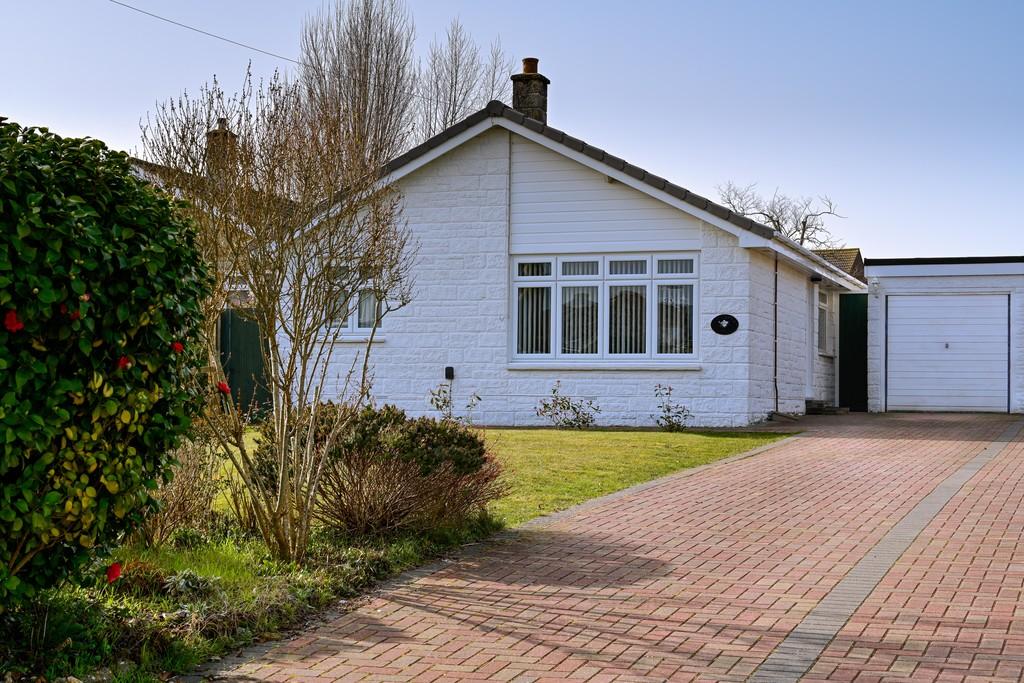 Wootton Bridge, Isle Of Wight 3 bed detached bungalow £320,000