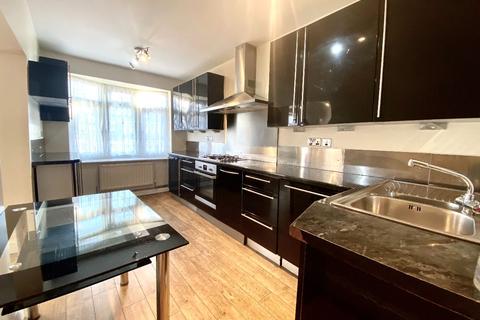 41 Homeway, Romford, RM3 0HD