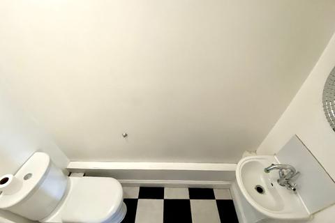 41 Homeway, Romford, RM3 0HD