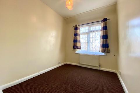 41 Homeway, Romford, RM3 0HD