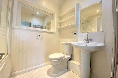 41 Homeway, Romford, RM3 0HD