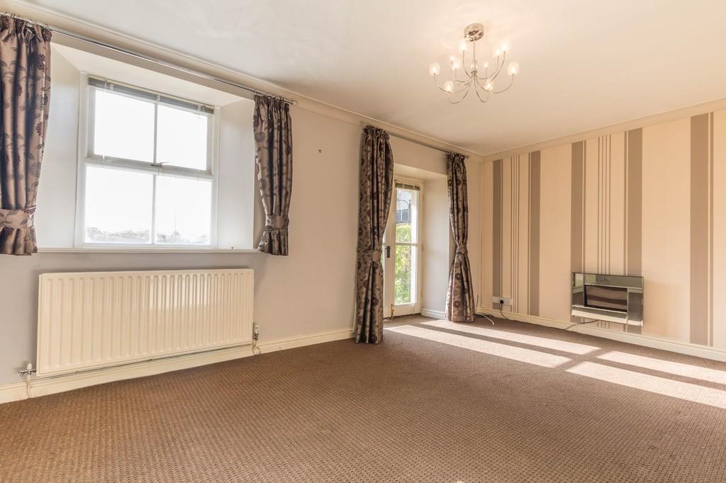 20 Strickland Court, Kendal 3 bed terraced house £180,000