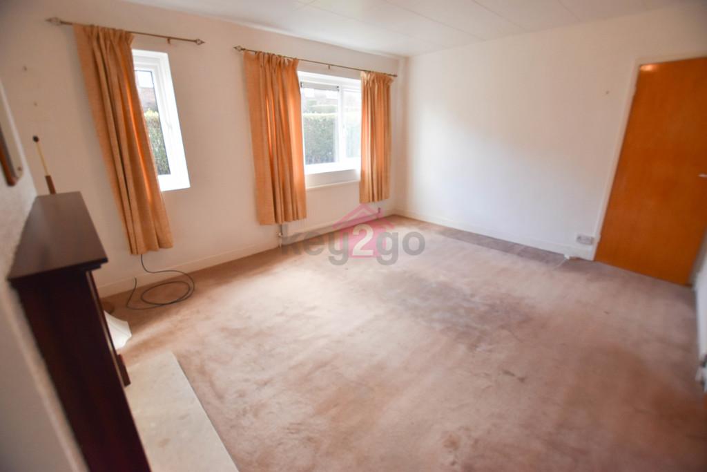 Dyke Vale Place, Hackenthorpe, Sheffield 3 bed semidetached house £675 pcm (£156 pw)