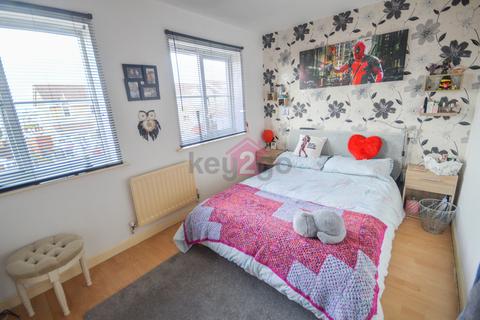 16 Bishops Walk, Kiveton Park, Sheffield, S26 6SA