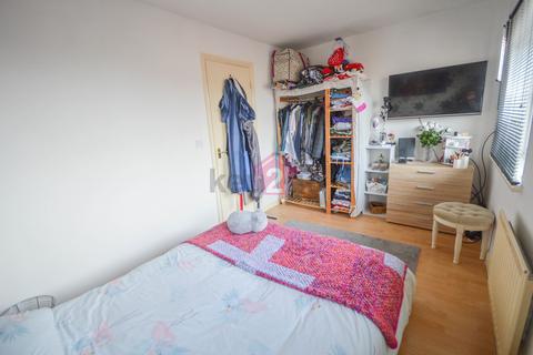 16 Bishops Walk, Kiveton Park, Sheffield, S26 6SA