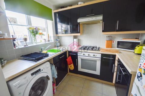 16 Bishops Walk, Kiveton Park, Sheffield, S26 6SA