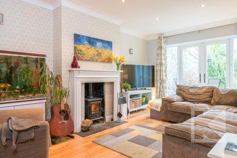 25 Church Road, Greenfield, Oldham, OL3 7LQ