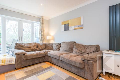25 Church Road, Greenfield, Oldham, OL3 7LQ