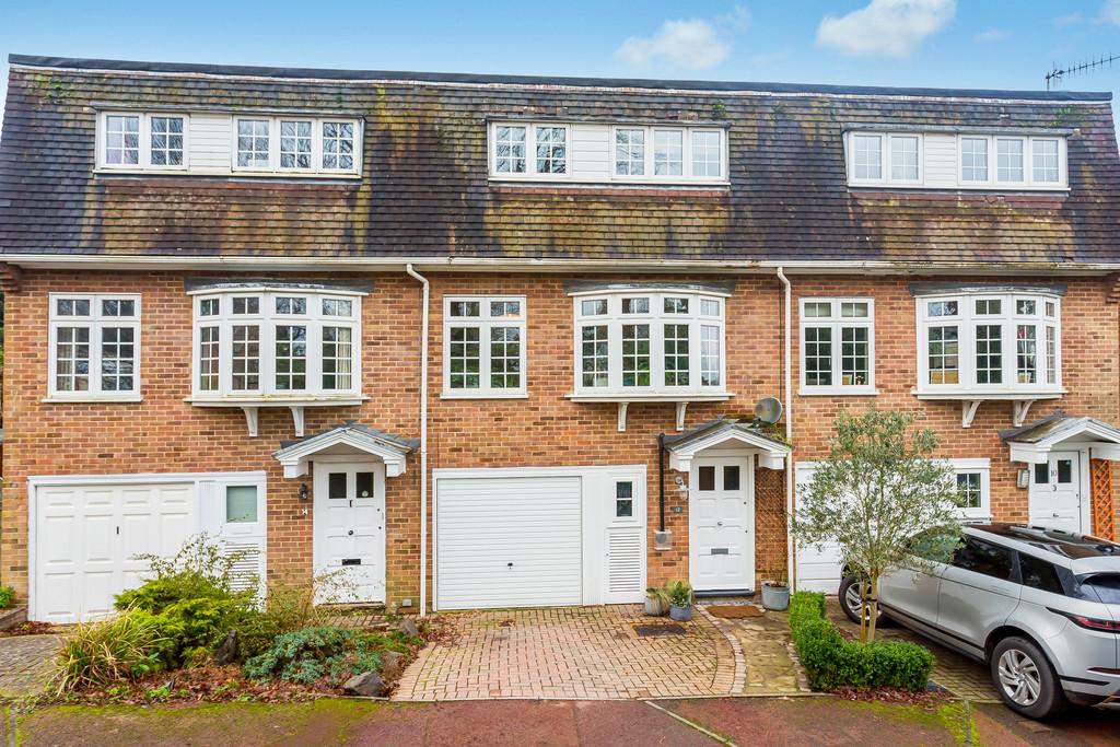 Clarendon Gardens, TUNBRIDGE WELLS 4 bed townhouse £2,150 pcm (£496 pw)