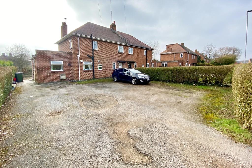 Prestop Drive, AshbydelaZouch 3 bed semidetached house £160,000