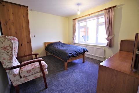 5 Byrds Close, Uttoxeter, ST14 7QF