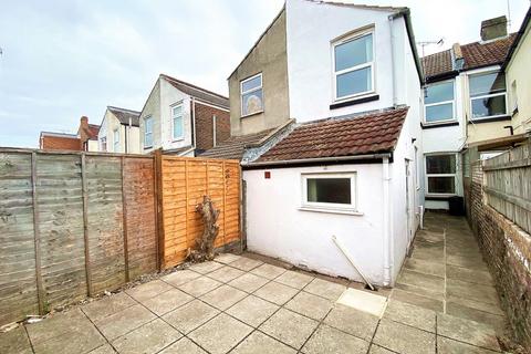 3 bedroom terraced house to rent, Newcome Road, Portsmouth