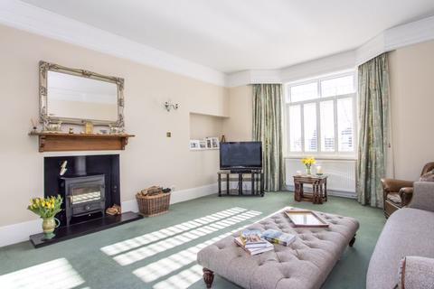 15 Augusta Road, Penarth, CF64 5RH