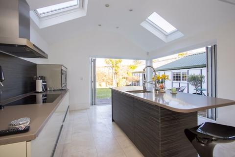 15 Augusta Road, Penarth, CF64 5RH