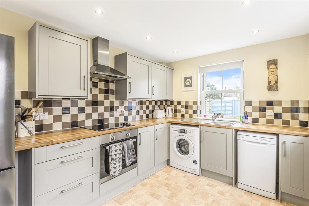 Horncastle Road, Mareham Le Fen, Boston, Lincs, PE22 7QL 3 bed semi