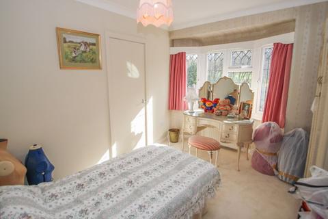 119 Claygate Lane, Esher, KT10 0BH