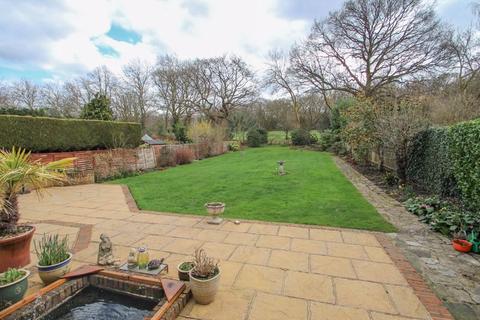 119 Claygate Lane, Esher, KT10 0BH