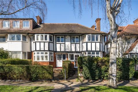 71 The Ridgeway, London, W3 8LP