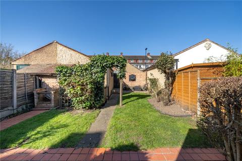 71 The Ridgeway, London, W3 8LP