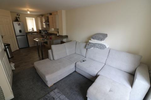 3 bedroom end of terrace house to rent - Richmond Way, Kingswood