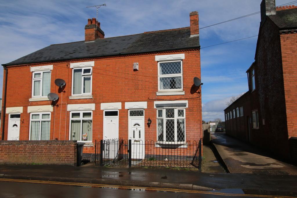 School Road, Bulkington 2 bed end of terrace house £149,950