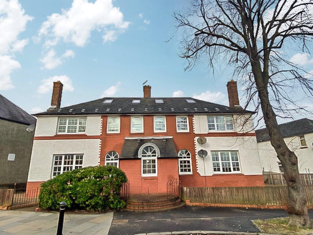 Parkgate, Rosyth 2 bed ground floor flat £95,000
