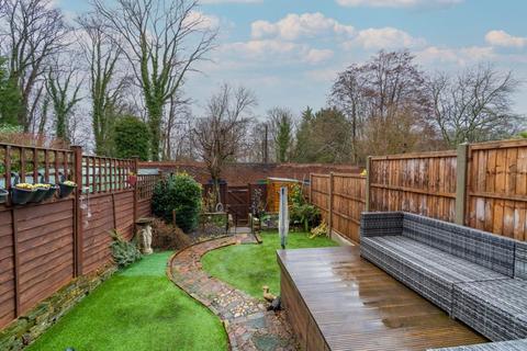 12 Gregory Road, Hedgerley, Slough, SL2 3XL