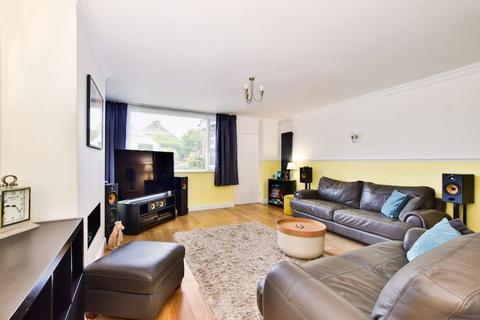 12 Gregory Road, Hedgerley, Slough, SL2 3XL