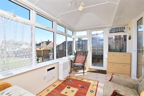 12a Belcaire Close, Lympne, Hythe, CT21 4JT