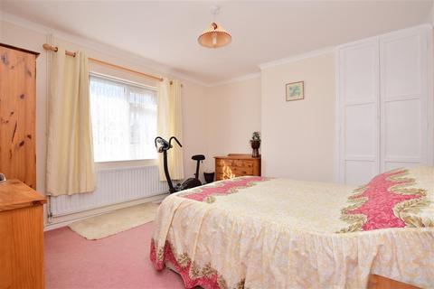 12a Belcaire Close, Lympne, Hythe, CT21 4JT