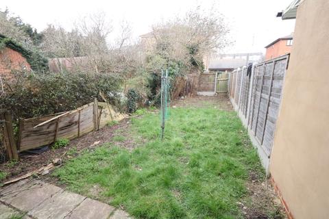 32 Crest Avenue, Grays, RM17 6RW