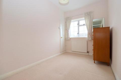 16 Binham Close, Luton, LU2 7AR