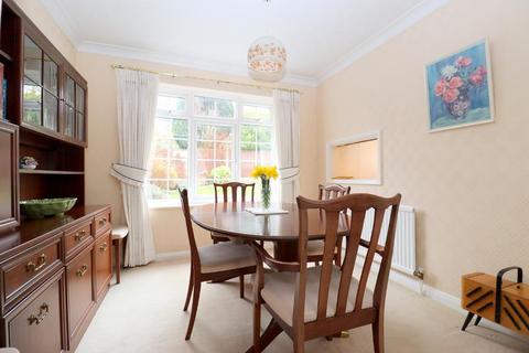 16 Binham Close, Luton, LU2 7AR